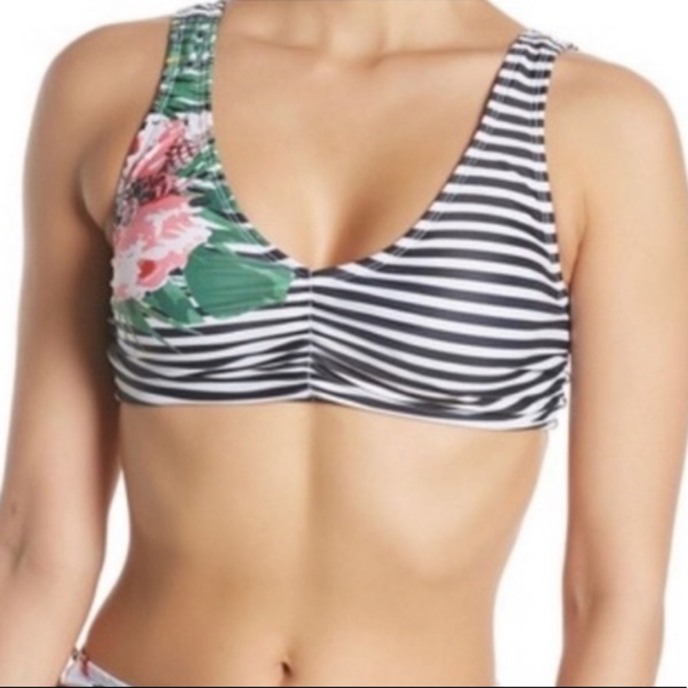 Nicole Miller Bikini top ✨new with tags✨